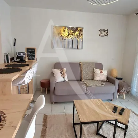 T3 Renove Dans Avec Piscine Et Garage Capacite Max 6 Personnes *